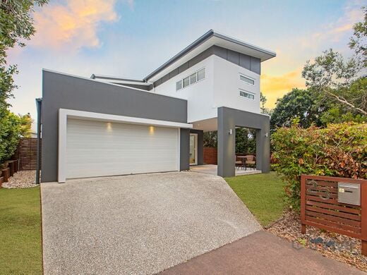 23 Riflebird Place  Mountain Creek
